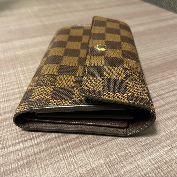 Authentic LV Alexander wallet in EUC - Picture 2 of 6